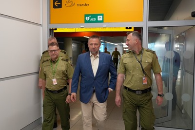 Wizyta Ministra Spraw Wewnętrznych i Administracji w Placówce Straży Granicznej Warszawa-Okęcie Wizyta Ministra Spraw Wewnętrznych i Administracji w Placówce Straży Granicznej Warszawa-Okęcie