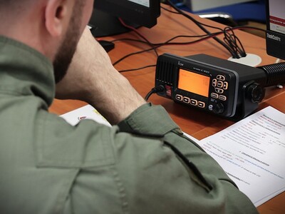 Służby podnoszą kwalifikacje w zakresie łączności morskiej Zdj. WSSG