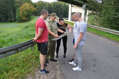 Reprezentacja Warmińsko-Mazurskiego OSG przy okazji treningu poznaje także trasę, którą będą biegli.