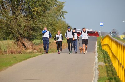 Gdynia Pogórze. Hugo i jego przyjaciele kończą swój udział w naszym biegu. Dziękujemy. (Morski OSG, 7.10.2018 ok. g. 10.30)