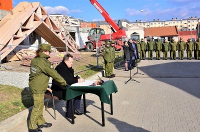 Wmurowanie aktu erekcyjnego pod nową strzelnicę w BiOSG 