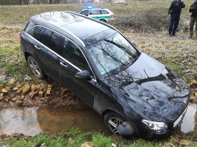 Kradzionym samochodem daleko nie zajechał 