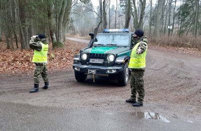 Nowe Jeepy Wrangler Sahara już w Straży Granicznej Straż Graniczna odebrała 60 nowych samochodów patrolowych marki Jeep Wranlger Sahara