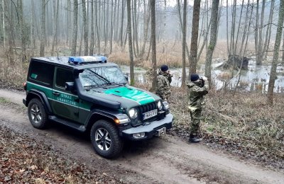 Nowe Jeepy Wrangler Sahara już w Straży Granicznej Straż Graniczna odebrała 60 nowych samochodów patrolowych marki Jeep Wranlger Sahara