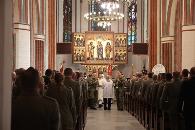 Msza św. w intencji funkcjonariuszy i pracowników SG w Katedrze w Koszalinie 