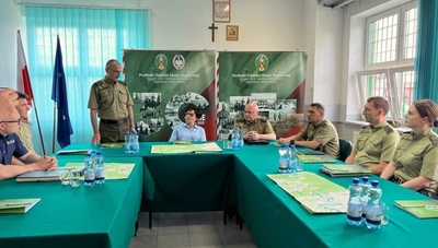 Spotkanie Marszałek Sejmu z funkcjonariuszami Straży Granicznej z PSG w Narewce 