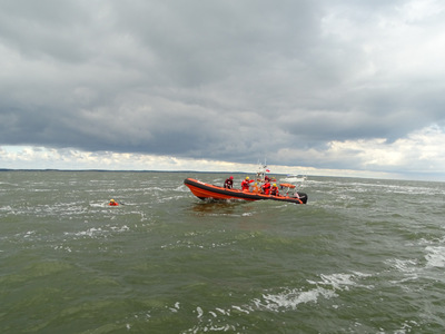 Ćwiczenia ratownicze IREN II na Zalewie Wiślanym 