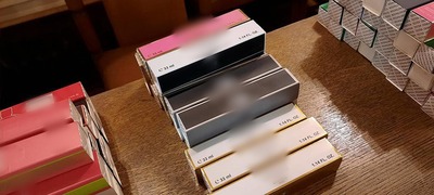 Ujawnoine podrobione perfumy i ubrania 