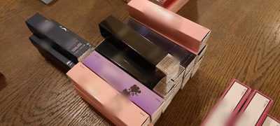 Ujawnoine podrobione perfumy i ubrania 