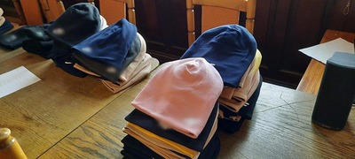 Ujawnoine podrobione perfumy i ubrania 