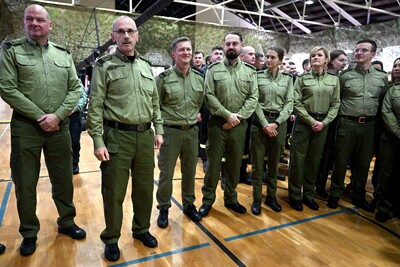 Spotkanie wigilijne Prezydenta RP i Pierwszej Damy RP z funkcjonariuszami służb mundurowych 