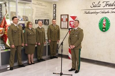 Gen.bryg. SG Jacek  Szcząchor przemawia na uroczystości przejęcia obowiązków przez nowego zastępcę komendanta oddziału 