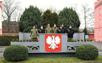 Szkolenie: Przygotowanie funkcjonariuszy SG do pełnienia funkcji dowódcy poza granicami RP - zdjęcie pamiątkowe 