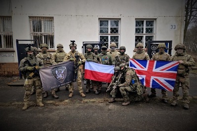 Funkcjonariusze WZD z żołnierzami WOT i 3 Regimentu Rangers z UK 