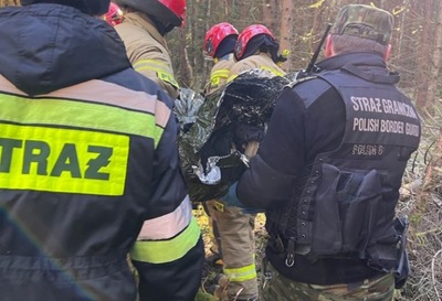 Akcja ratunkowa w trudnym terenie Puszczy Białowieskiej 