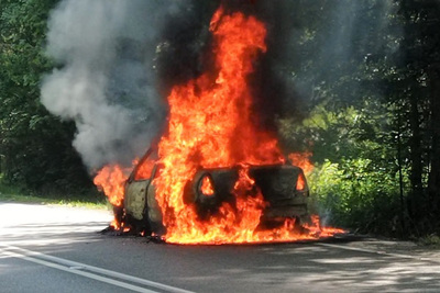 Płonący samochód 