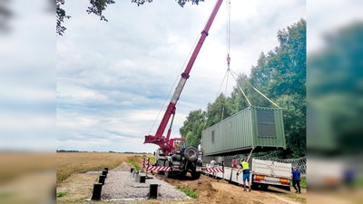 Instalacja kontenerów na granicy polsko-rosyjskiej 