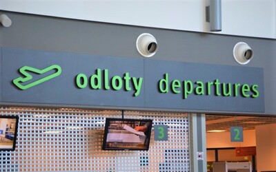 napis odloty departures 