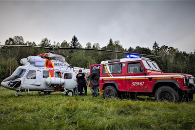 Śmigłowiec SG i auto Straży Pożarnej 