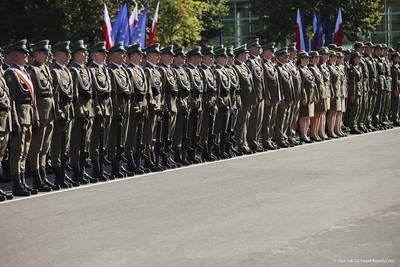 Kompania Reprezentacyjna Straży Granicznej stojąca w szyku. Kompania Reprezentacyjna Straży Granicznej stojąca w szyku.