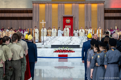 Masza święta w Świątyni Opatrzności Bożej w Warszawie podczas Obchodów Narodowego Święta Niepodległości w Warszawie Masza święta w Świątyni Opatrzności Bożej w Warszawie podczas Obchodów Narodowego Święta Niepodległości w Warszawie