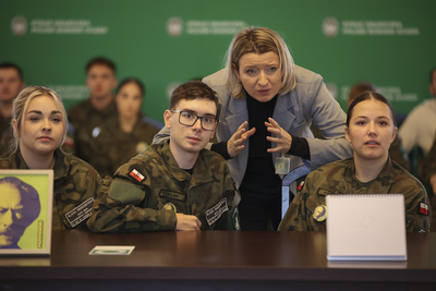 Także nauczyciel mógł jednorazowo pomóc