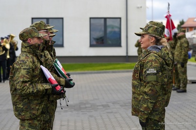 Uroczystość wcielenia do służby nowych poduszkowców Uroczystość wcielenia do służby nowych poduszkowców