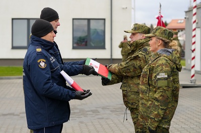 Uroczystość wcielenia do służby nowych poduszkowców. Uroczystość wcielenia do służby nowych poduszkowców.