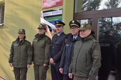 Szefowie służb stoją przy Wspólnej Polsko-Niemieckiej Placówce w Tuplicach Szefowie służb stoją przy Wspólnej Polsko-Niemieckiej Placówce w Tuplicach