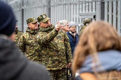 Komendant Główny Straży Granicznej podczas spotkania z dziennikarzami na granicy polsko-białoruskiej Komendant Główny Straży Granicznej podczas spotkania z dziennikarzami na granicy polsko-białoruskiej