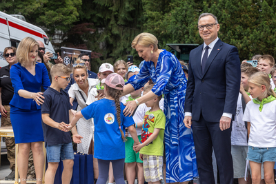 Bezpieczne wakacje z Parą Prezydencką 