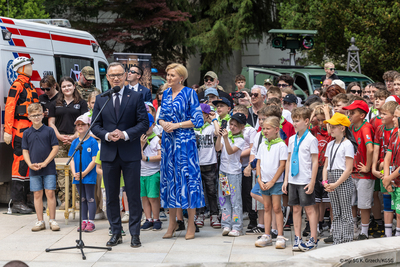 Bezpieczne wakacje z Parą Prezydencką 
