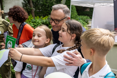 Bezpieczne wakacje z Parą Prezydencką 