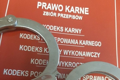 Kajdanki na Kodeksie Karnym Kajdanki na Kodeksie Karnym