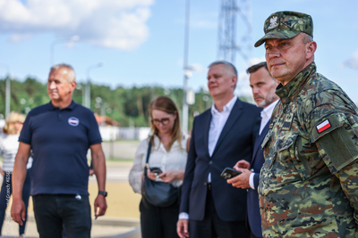 Szefowie resortów spraw wewnętrznych Polski i Niemiec na granicy z Białorusią 