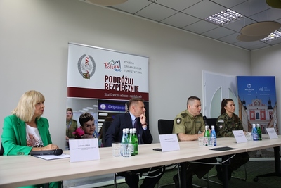 Po przedstawieniu założeń kampanii przedstawiciele POT i SG odpowiadali na pytania dziennikarzy