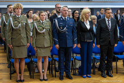 W szkołach średnich ruszyły oddziały mundurowe. W szkołach średnich ruszyły oddziały mundurowe.