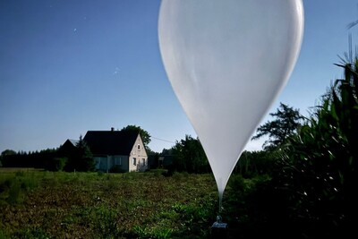 Balon z nielegalnymi papierosami Balon z nielegalnymi papierosami
