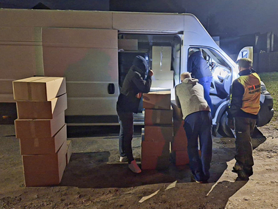 Funkcjonariusze Straży Granicznej podczas wykonywania czynności służbowych Funkcjonariusze Straży Granicznej podczas wykonywania czynności służbowych