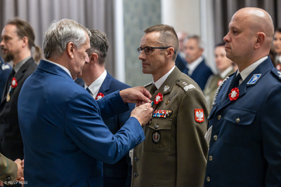 Wyróżnienia i awanse z okazji Święta Niepodległości 