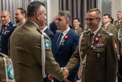 Wyróżnienia i awanse z okazji Święta Niepodległości 