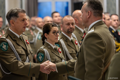 Wyróżnienia i awanse z okazji Święta Niepodległości 