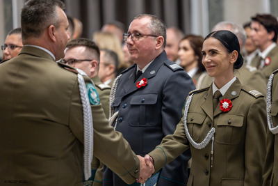 Wyróżnienia i awanse z okazji Święta Niepodległości 