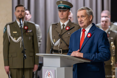 Wyróżnienia i awanse z okazji Święta Niepodległości 