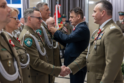 Wyróżnienia i awanse z okazji Święta Niepodległości 