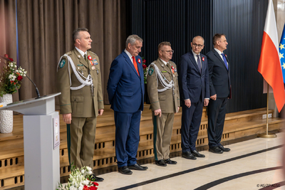 Wyróżnienia i awanse z okazji Święta Niepodległości 