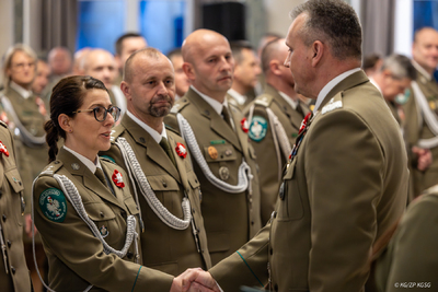 Wyróżnienia i awanse z okazji Święta Niepodległości 