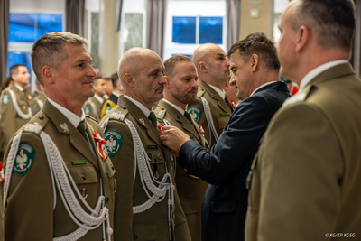 Wyróżnienia i awanse z okazji Święta Niepodległości 