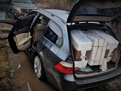 Wschodni wiatr i balon z papierosami