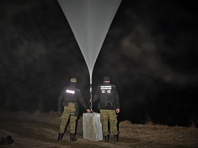 Wschodni wiatr i balon z papierosami